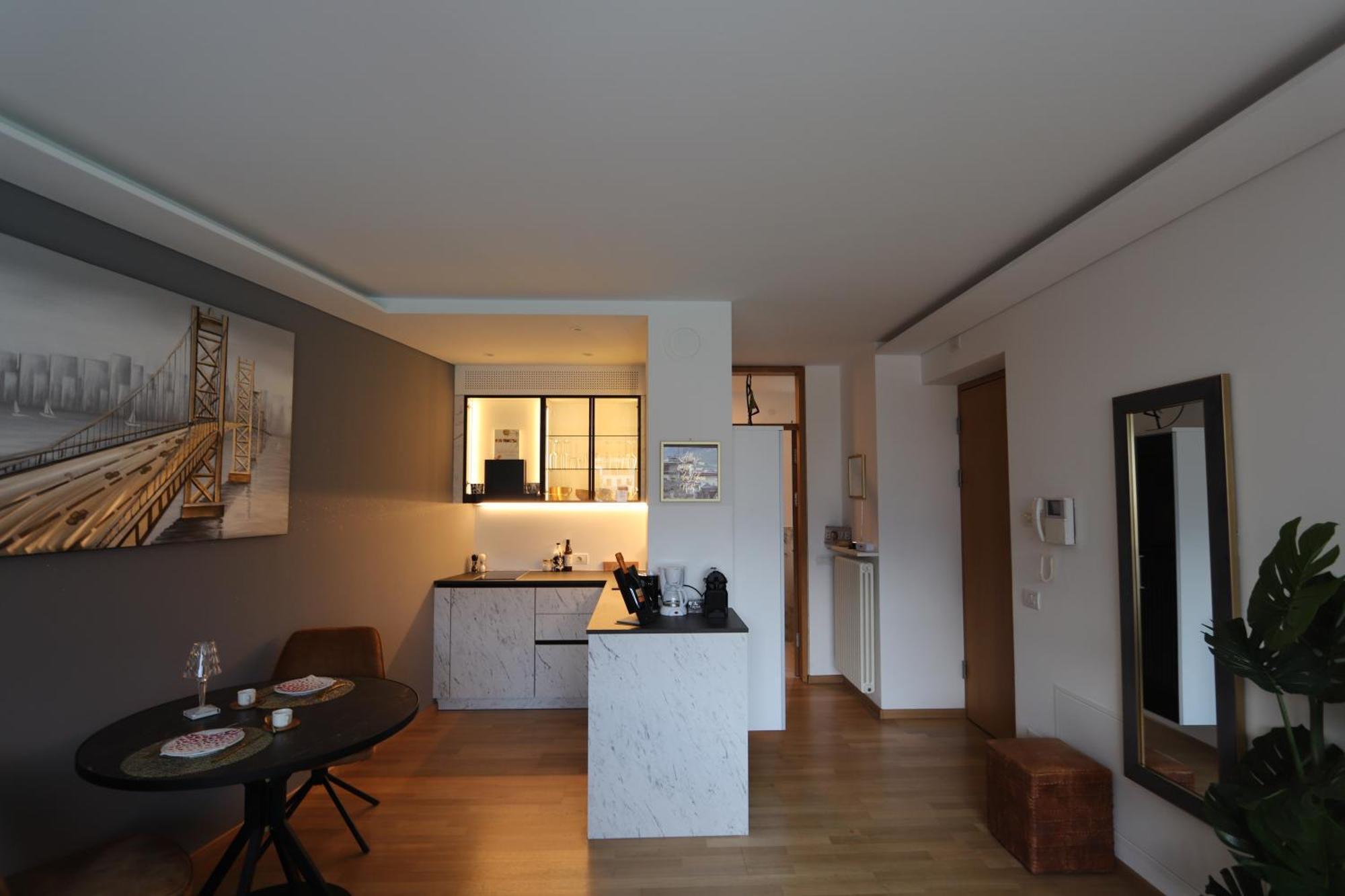 Ausblick Kleinjuwel Mit Panoramablick + Garage Apartman Merano Kültér fotó