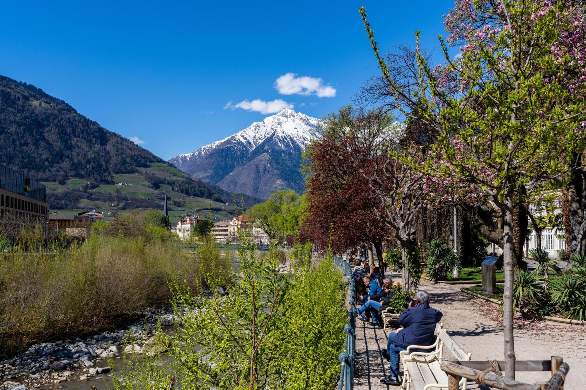 Ausblick Kleinjuwel Mit Panoramablick + Garage Apartman Merano Kültér fotó